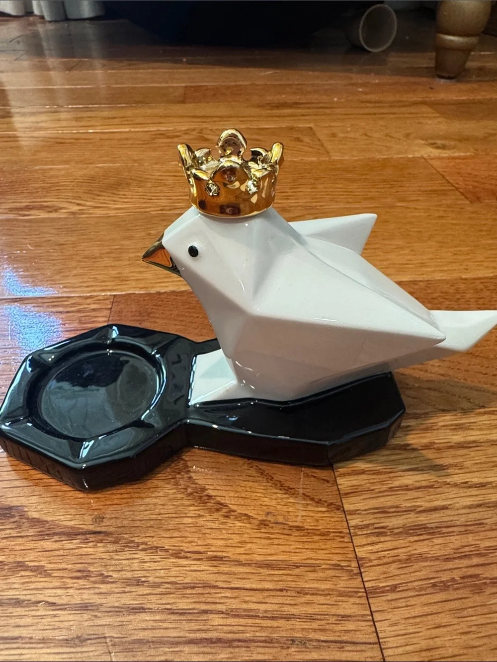 PartyLite White Origami Bird Prince with Gold Crown and Black Tray - Picture 3 of 7